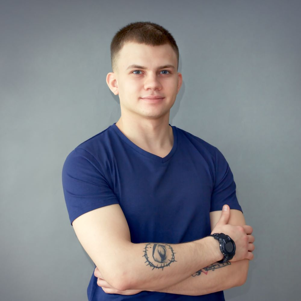 Oleg zajmuje się masażem sportowym